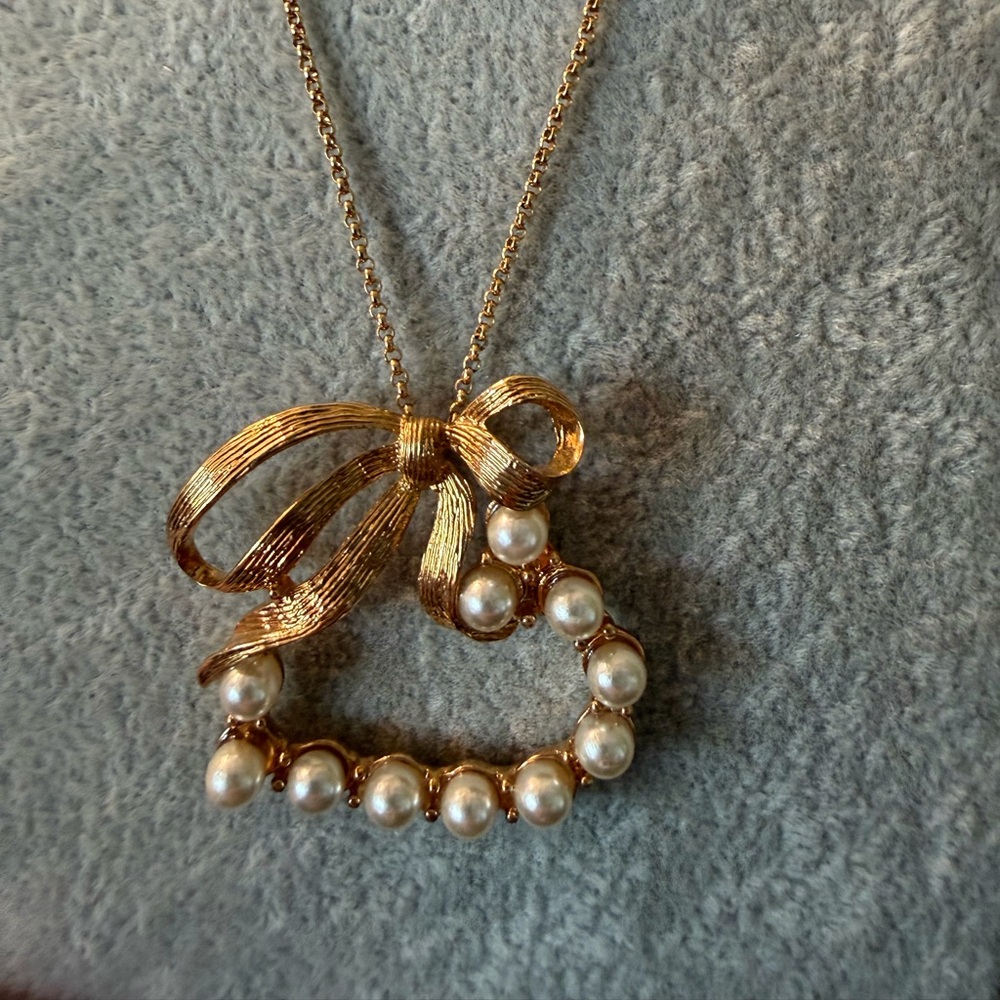 Vintage Liz Claiborne Heart Pearls Pendant Necklace